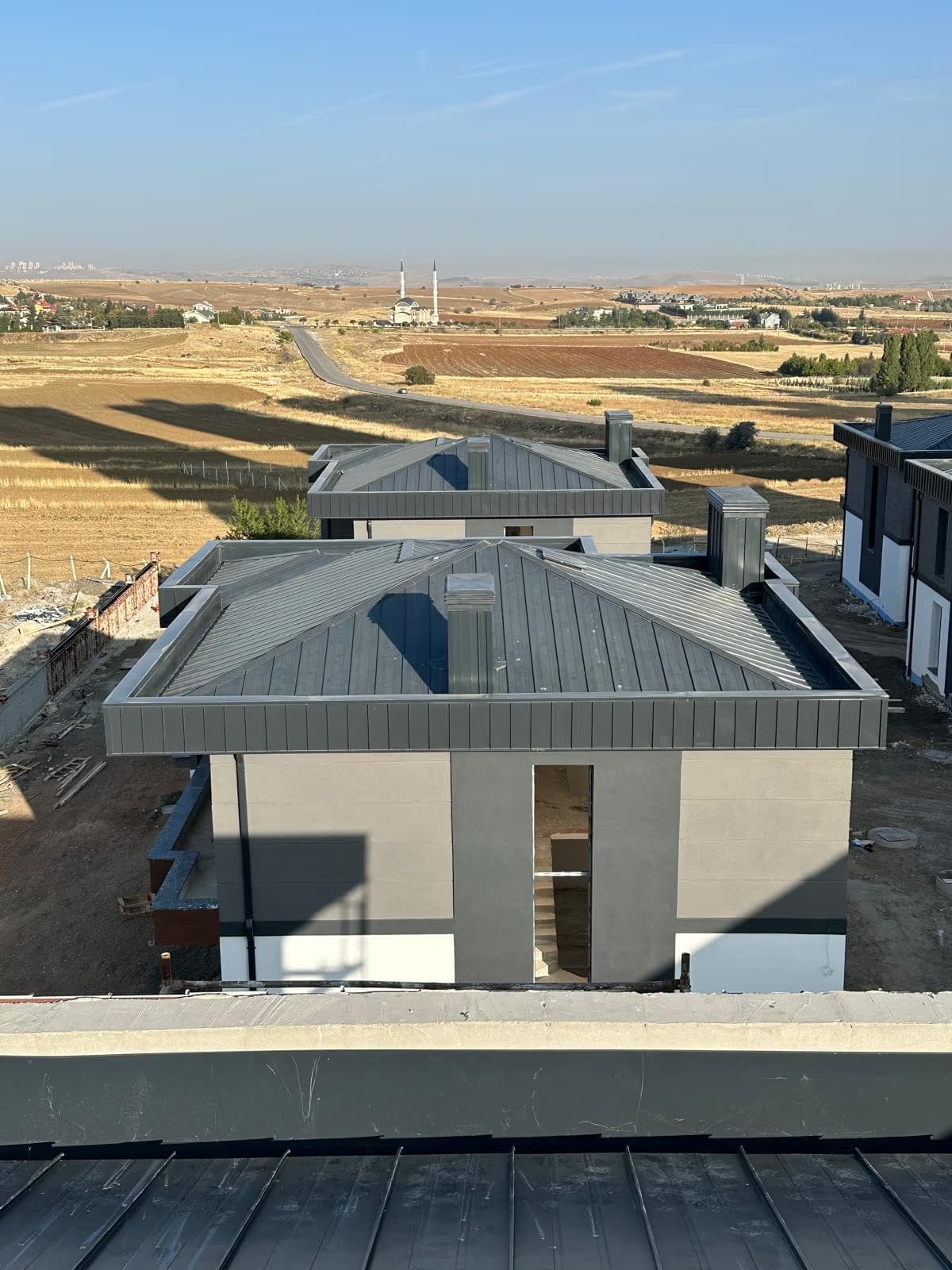 Akyurt Merkez, Eşlek, Balıkhisar ve çevresi tipi binada sızdırmazlık testi yapılan Akyurt kenet çatı kaplaması