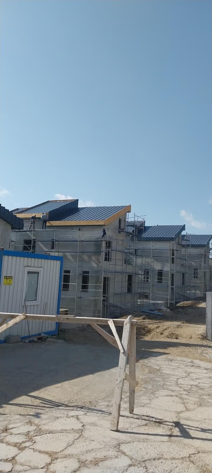 Kızılcahamam Merkez, Akçay, Güvem, Çalta ve çevresi tipi binada sızdırmazlık testi yapılan Kızılcahamam kenet çatı kaplaması