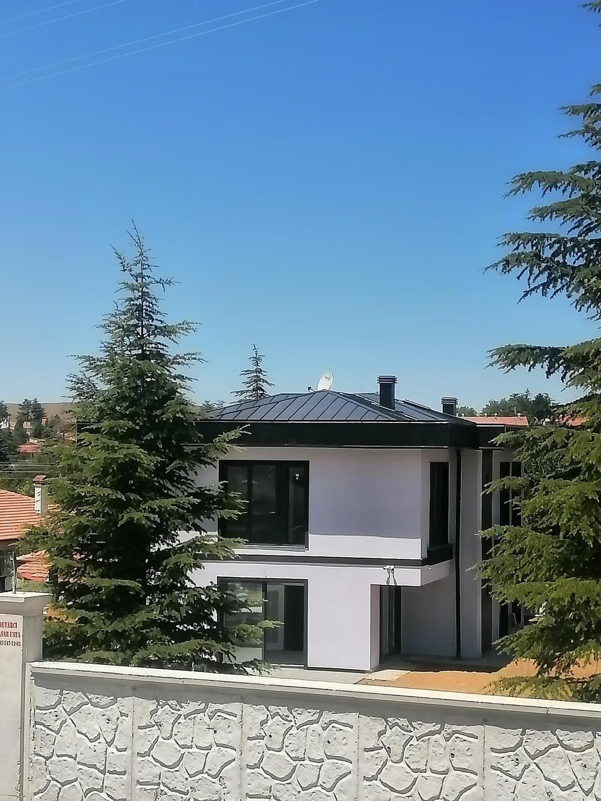 Nallıhan Merkez, Çayırhan, Kadılı, Uluhan ve çevresi tipi binada sızdırmazlık testi yapılan Nallıhan kenet çatı kaplaması